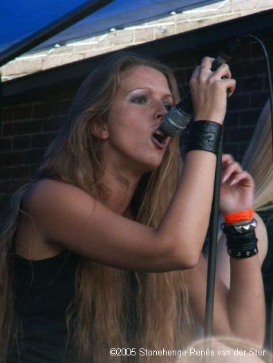 Izegrim @ Stonehenge 2005